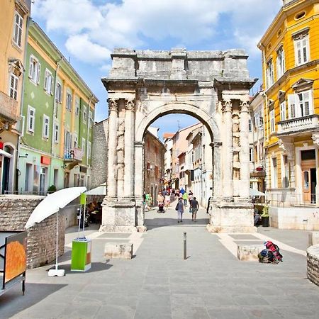 Central Apartments Pula Exterior foto
